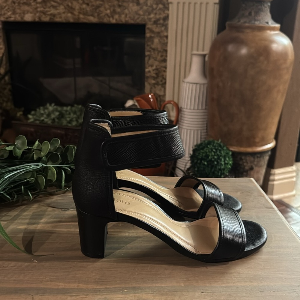 Nurture Shaena Leather Sandals size 7M